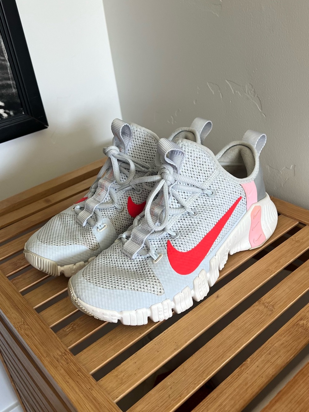 Nike Women's Free Metcon 3 'Football Grey Bright Crimson' shoes, size 8,5
